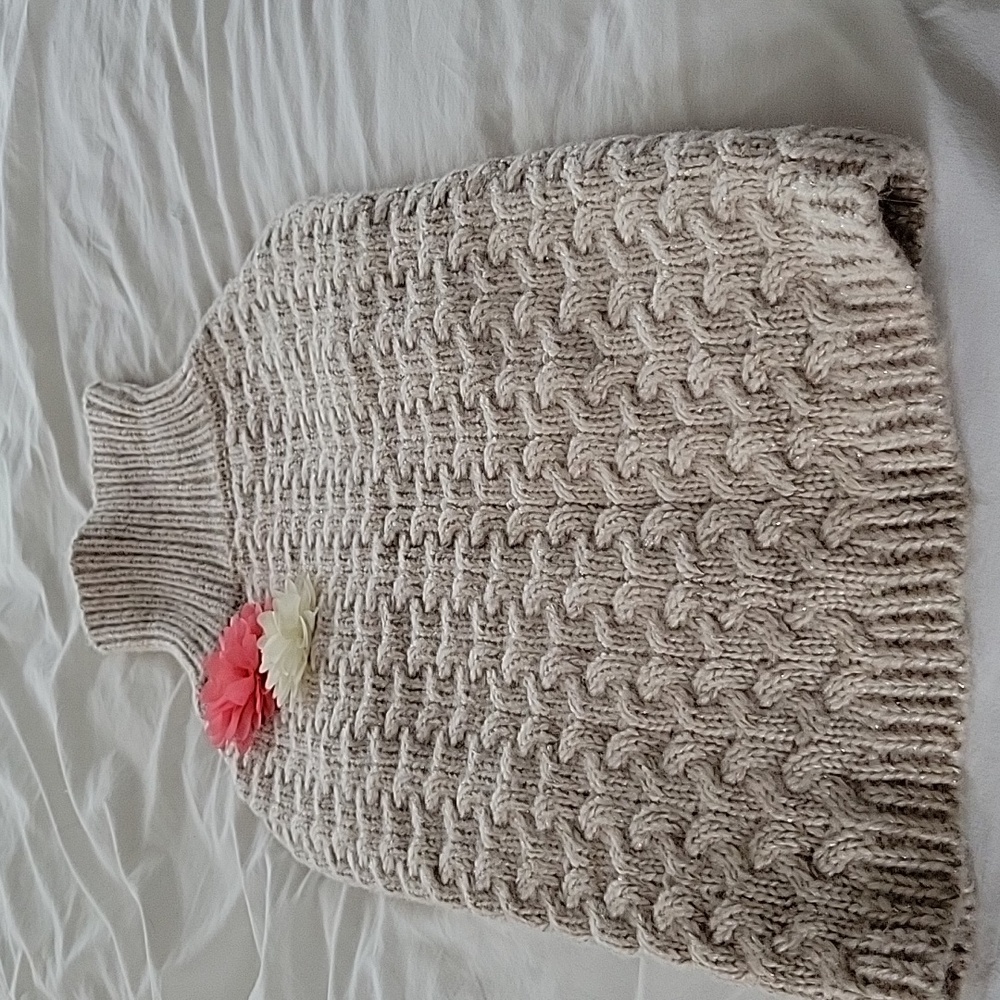 Xl new dog sweater with flower accent